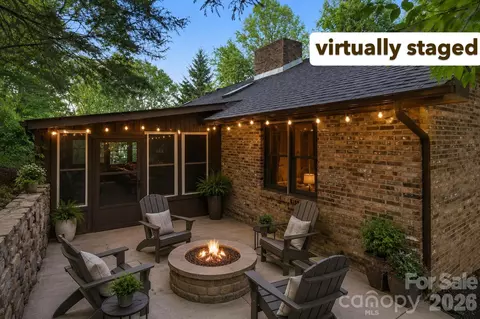 1 Mountain Heritage Pl, Candler, NC 28715