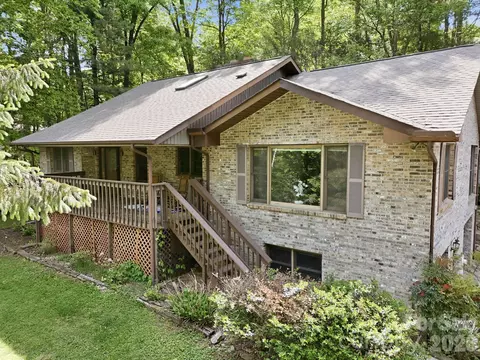 1 Mountain Heritage Pl, Candler, NC 28715
