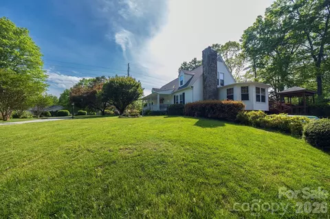 132 Serenity Cir, Hendersonville, NC 28792