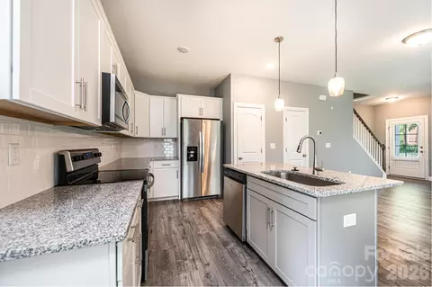 Kitchen - 1809 Edgewater Nw Dr NW, Conover, NC 28613 photo 2 of 2