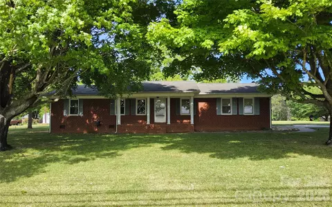 113 Kings 3 4 Dr #3 & 4, Forest City, NC 28043