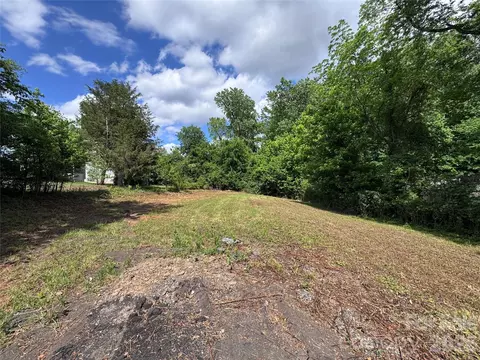 442 Lincoln St, Belmont, NC 28012