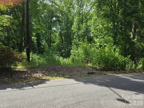 212 Montgomery Dr, Statesville, NC 28625
