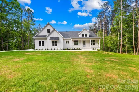 123 Pier Dr, Statesville, NC 28677