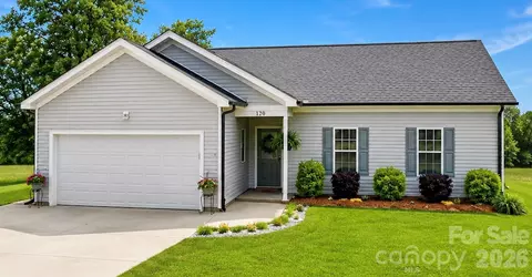 120 Elmwood Rd, Statesville, NC 28625