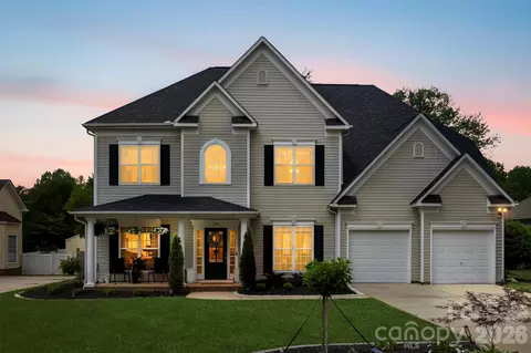 132 Elizabeth Hearth Rd, Mooresville, NC 28115