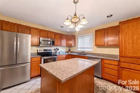 501 Old Farm Rd, Statesville, NC 28625