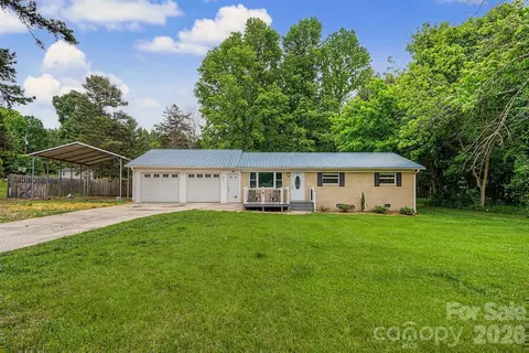 630 Ginger Cake Rd, Lancaster, SC 29720