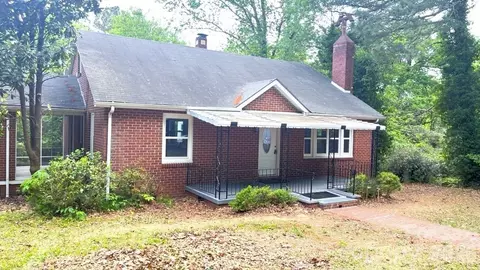 205 Sunrise Ave, Mount Gilead, NC 27306