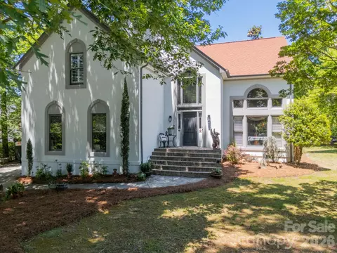 11043 Seven Coves Dr, Tega Cay, SC 29708