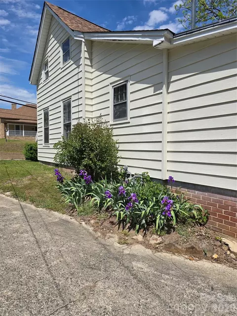 Exterior - 184 Cabarrus E Ave E, Concord, NC 28025 photo 4 of 7