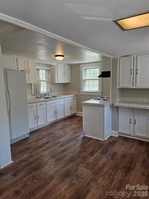 Kitchen - 184 Cabarrus E Ave E, Concord, NC 28025 photo 1 of 5