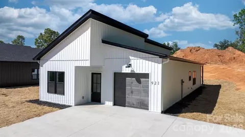 921 Overlook Sw Dr SW, Lenoir, NC 28645