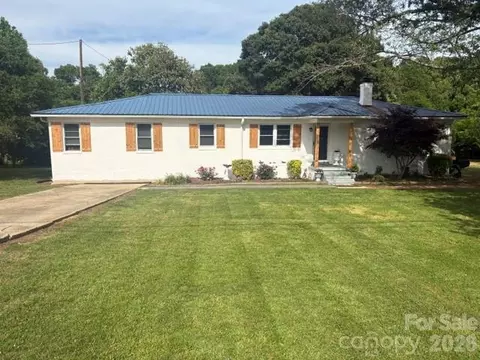 487 Linwood Rd, Mooresville, NC 28115