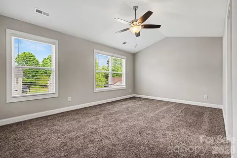 Bedroom - 1573 Mayfair Dr, Conover, NC 28613 photo 4 of 5
