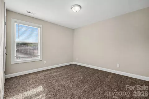 Bedroom - 1573 Mayfair Dr, Conover, NC 28613 photo 2 of 5