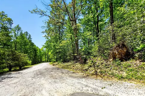 7 Gateway Pkwy, Old Fort, NC 28762