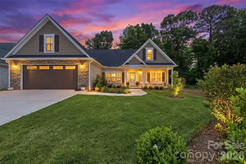 2109 6th Nw St NW, Hickory, NC 28601