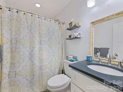 Bath - 221 Northside St, Canton, NC 28716 photo 3 of 3