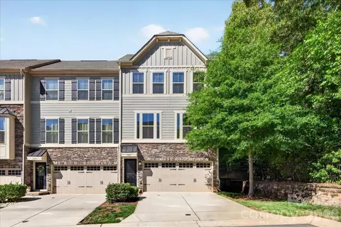 1641 Bark Branch Ln, Charlotte, NC 28205