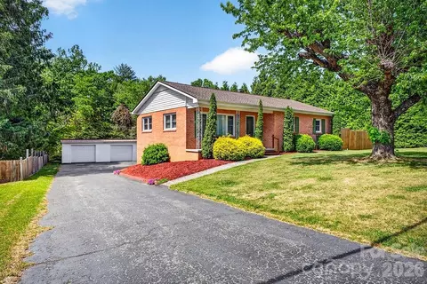 204 Oak Grove Rd, East Flat Rock, NC 28726