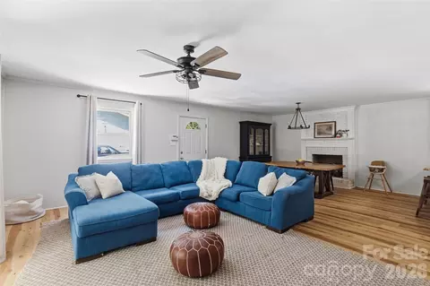 Living - 609 Davis St, Lancaster, SC 29720 photo 3 of 4