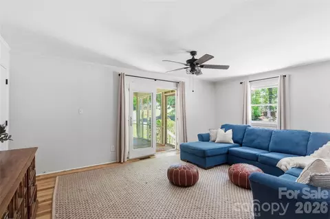 Living - 609 Davis St, Lancaster, SC 29720 photo 4 of 4