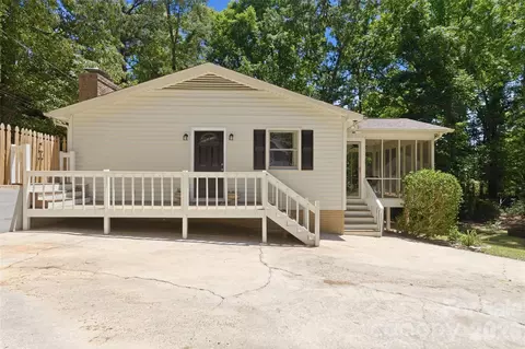 Exterior - 609 Davis St, Lancaster, SC 29720 photo 4 of 17