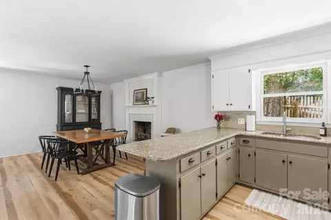 Dining - 609 Davis St, Lancaster, SC 29720 photo 1 of 3