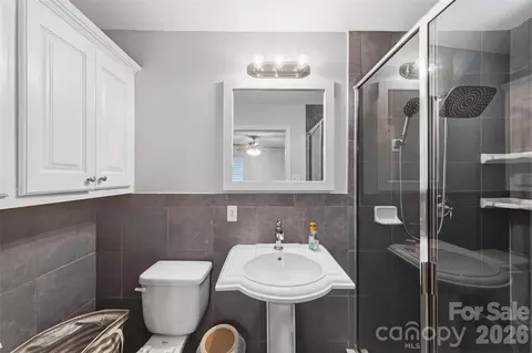 Bath - 609 Davis St, Lancaster, SC 29720 photo 1 of 3