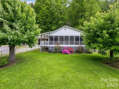 379 N Fork Rd, Barnardsville, NC 28709
