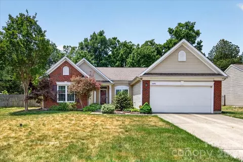 16046 Stuarts Draft Ct, Charlotte, NC 28278