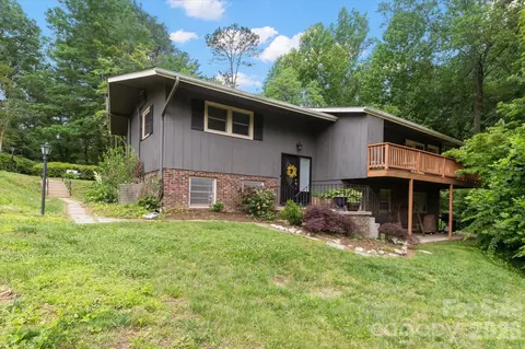 132 E Whisperwood Cir, Hendersonville, NC 28791