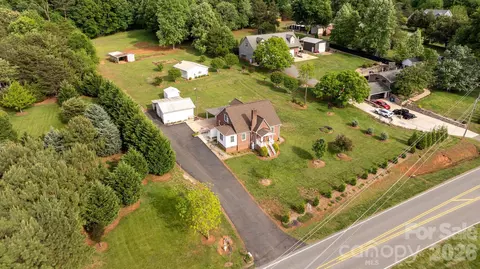 2582 Startown Rd, Newton, NC 28658