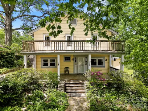 479 St Pauls Rd, Hendersonville, NC 28792