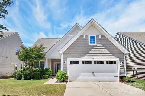 418 Brier Knob Dr, Fort Mill, SC 29715