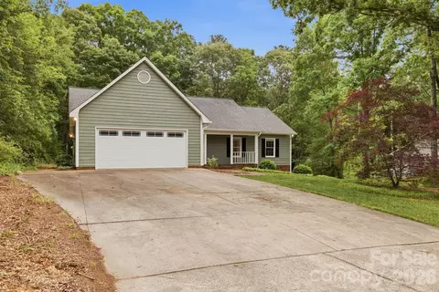 4804 Elmhurst Ne Dr NE, Hickory, NC 28601