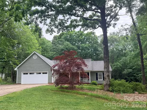 4804 Elmhurst Ne Dr NE, Hickory, NC 28601