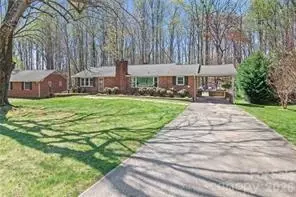 6313 Arden Cir, Clemmons, NC 27012