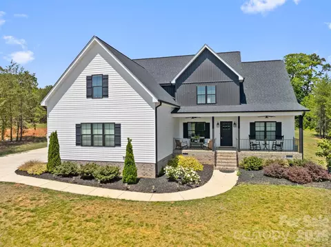 7412 Kingsley Pl, Stokesdale, NC 27357