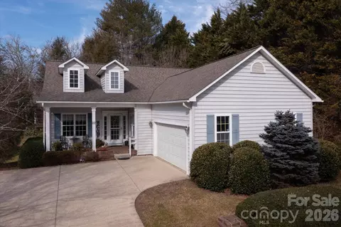 22 Cambridge Dr, Brevard, NC 28712