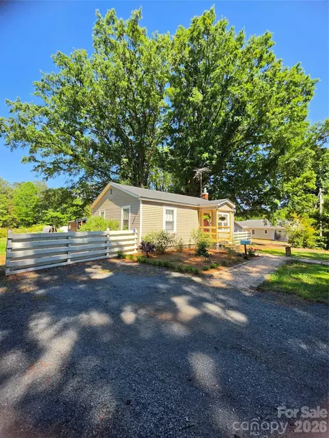222 Carrie Dr, Oakboro, NC 28129