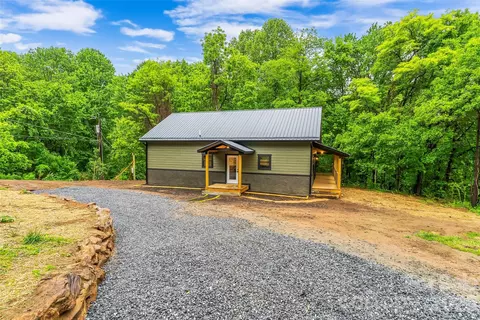 1737 Newfound Rd, Leicester, NC 28748