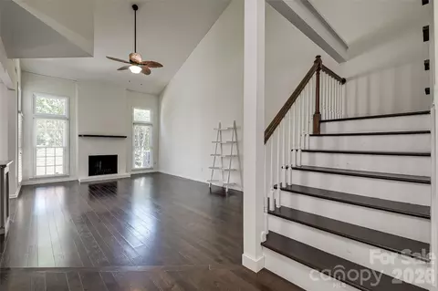 9235 N Vicksburg Park Ct, Charlotte, NC 28210