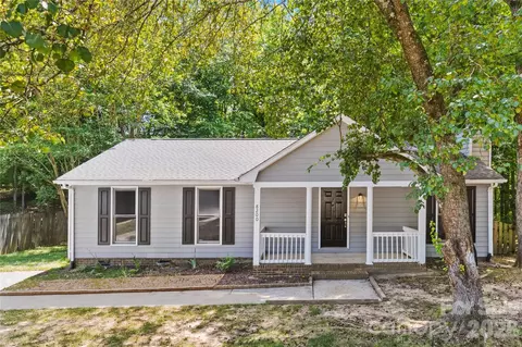8200 Chrisbry Ln, Charlotte, NC 28215