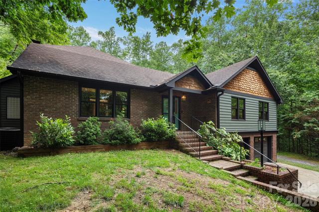 2000 Davis Mountain Rd, Hendersonville, NC 28739