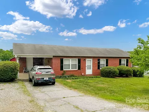 2101 Lamesa Ct, Lenoir, NC 28645