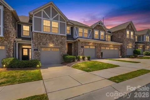 1223 Bhaltair Ln, Fort Mill, SC 29708