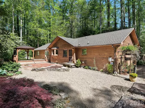 30 Kanuga Heights Ln, Hendersonville, NC 28739
