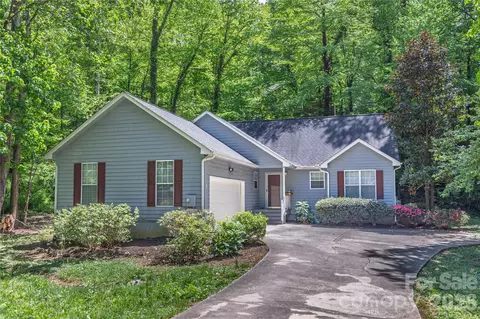 103 Hillside Dr, Swannanoa, NC 28778